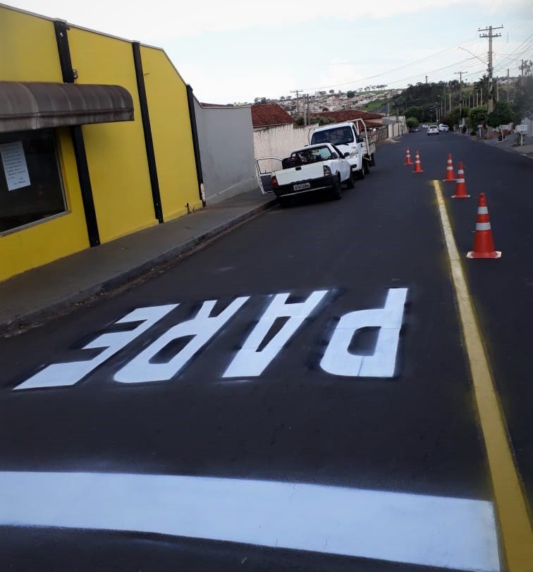 Prefeitura realiza sinalização de solo e pede atenção a motoristas